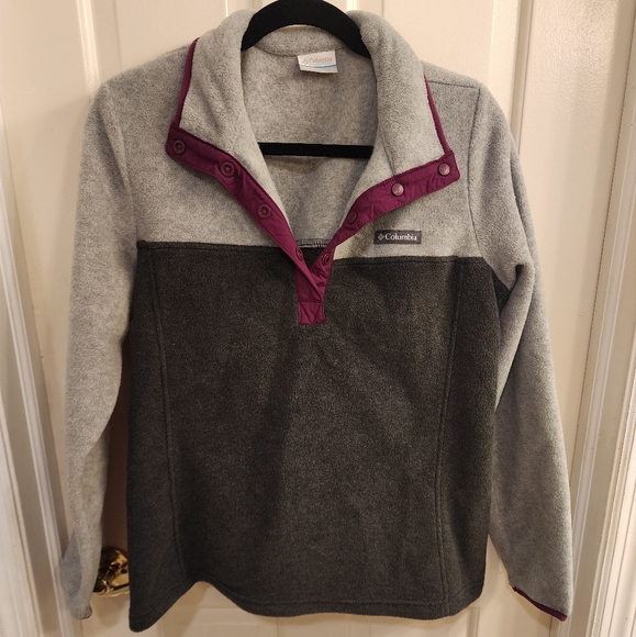 Columbia Tops - Columbia fleece pull over gray size LG